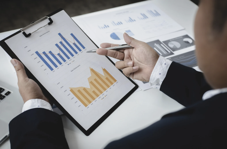 見積書やPO発行の手間に悩む様子